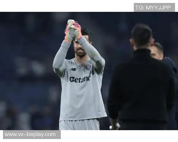 巴黎斯基拉关注波尔图右后卫阿尔贝托科斯塔有意今夏引进他 巴黎斯基拉关注波尔图右后卫阿尔贝托科斯塔有意今夏引进他