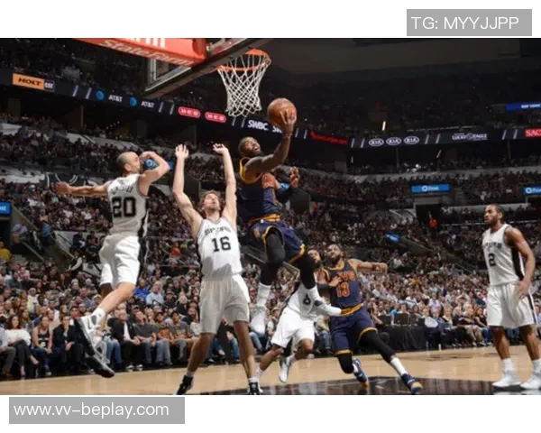 替补奇兵罗林斯上半场表现抢眼贡献11分5板2助攻正负值高达17