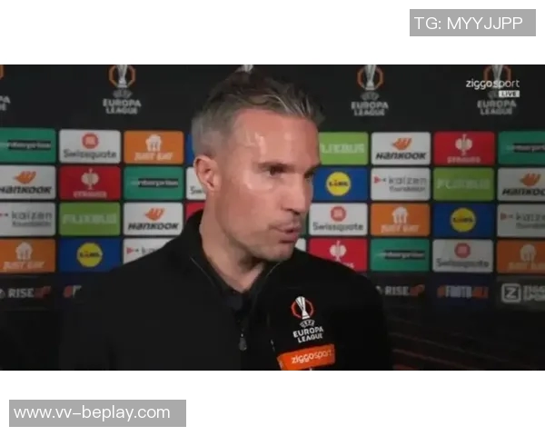 范佩西儿子膝盖重伤将接受扫描若韧带受损恐缺阵六周 范佩西儿子膝盖重伤将接受扫描若韧带受损恐缺阵六周